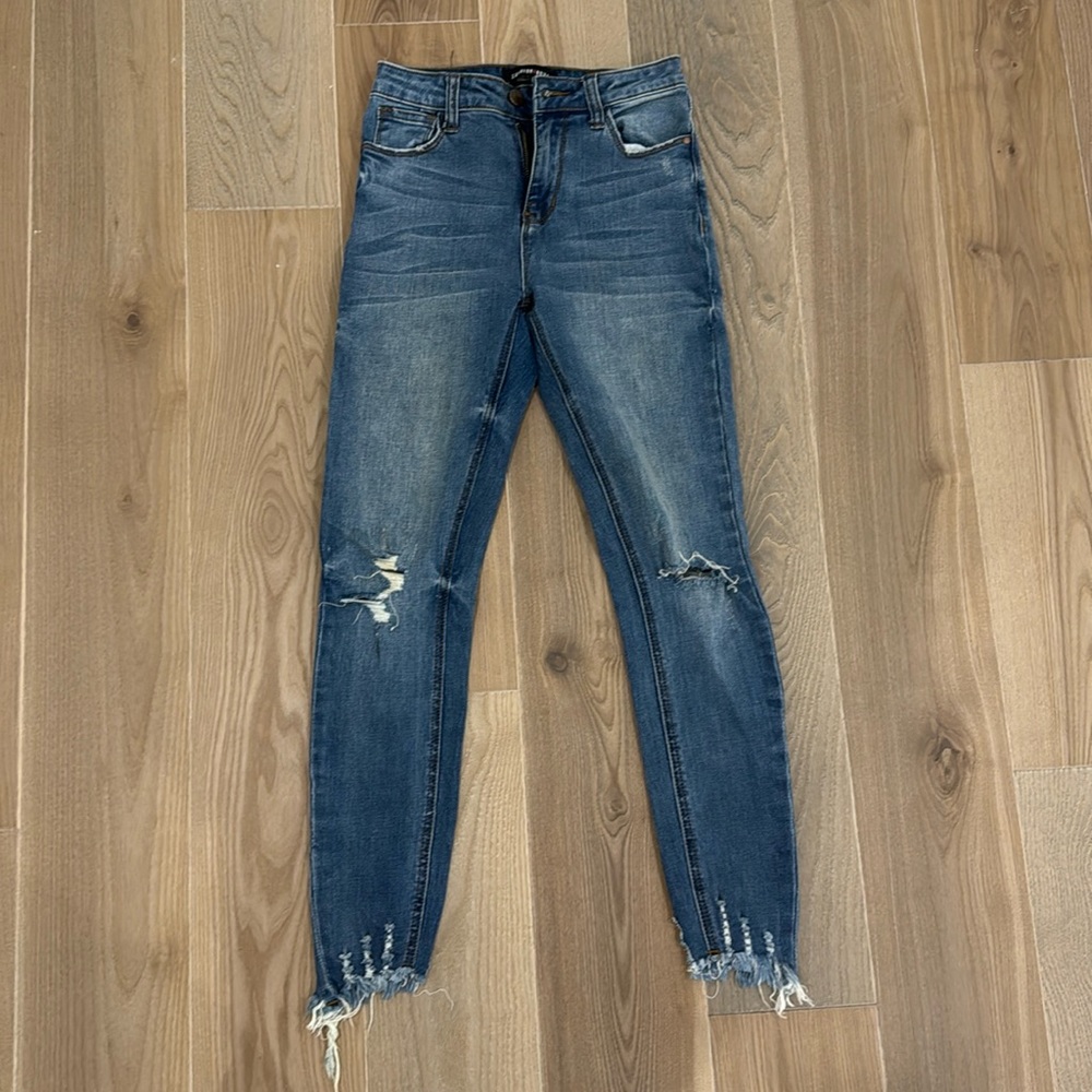 Fashion nova ripped skinny jeans